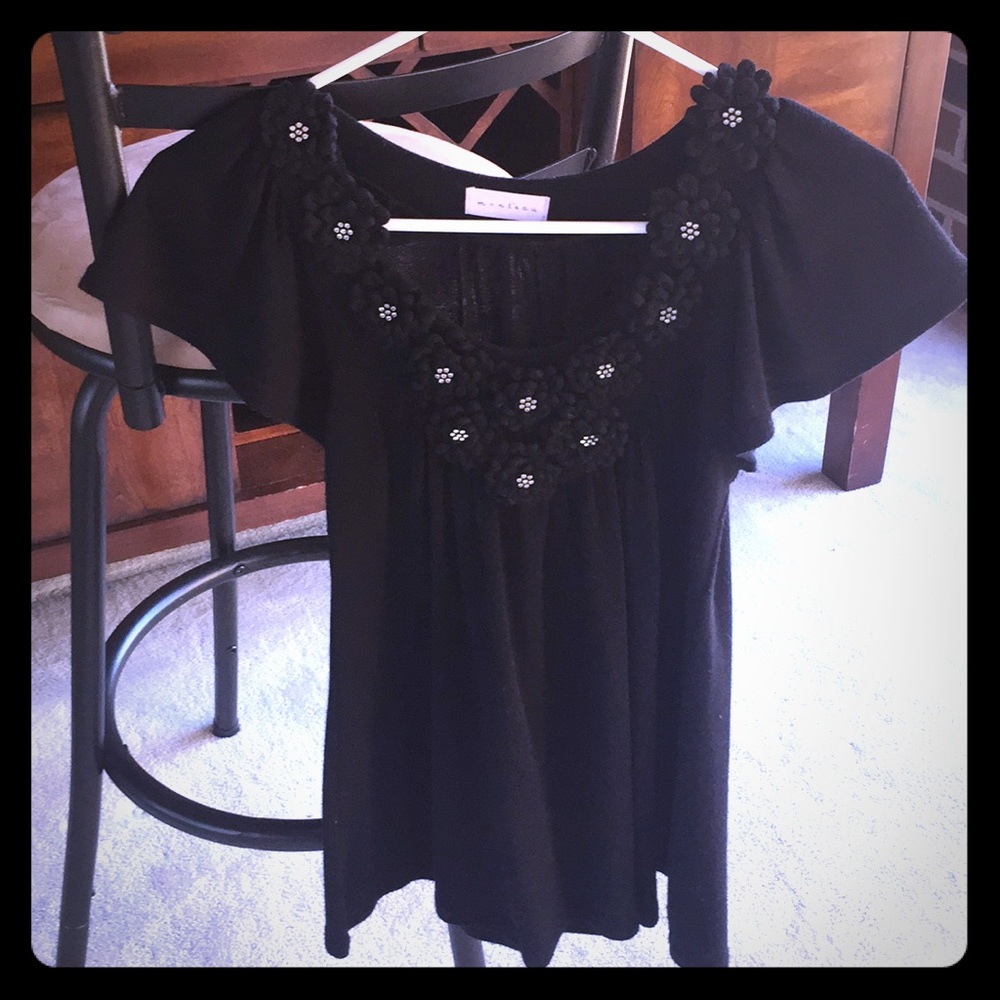 Black short-sleeved Monteau shirt